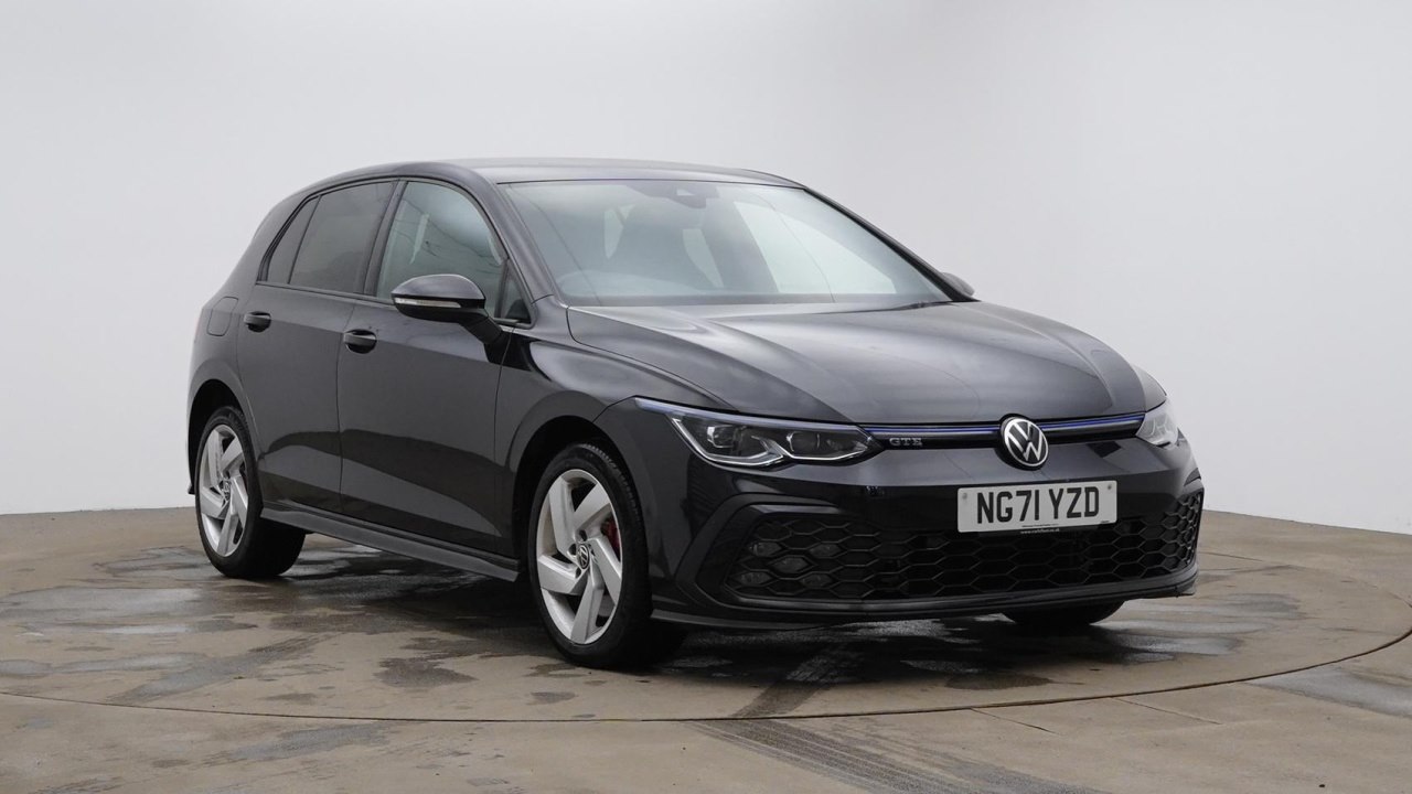 Main listing image - Volkswagen Golf GTE