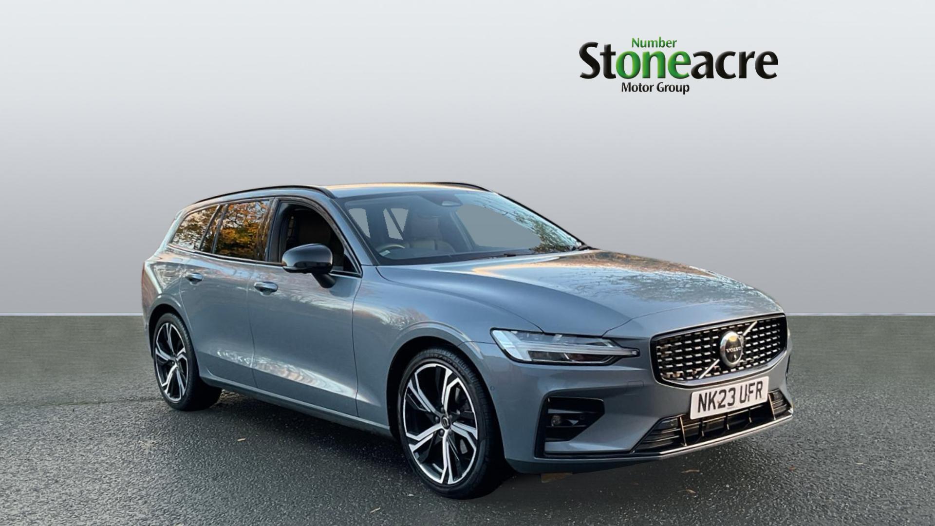 Main listing image - Volvo V60