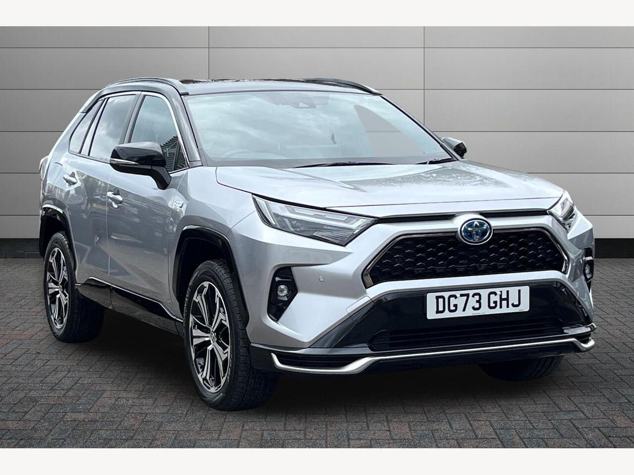 Main listing image - Toyota RAV4