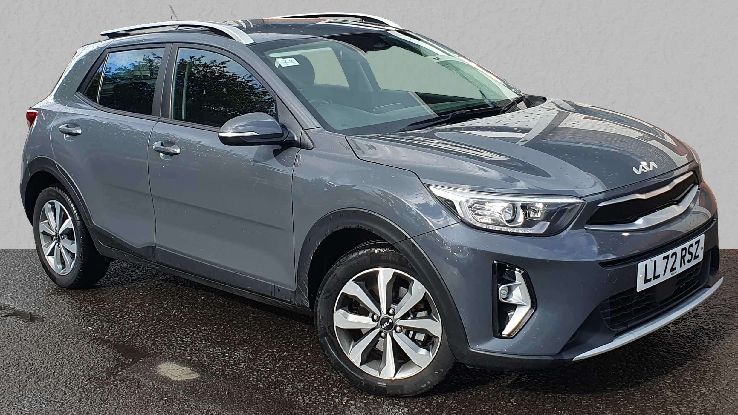 Main listing image - Kia Stonic