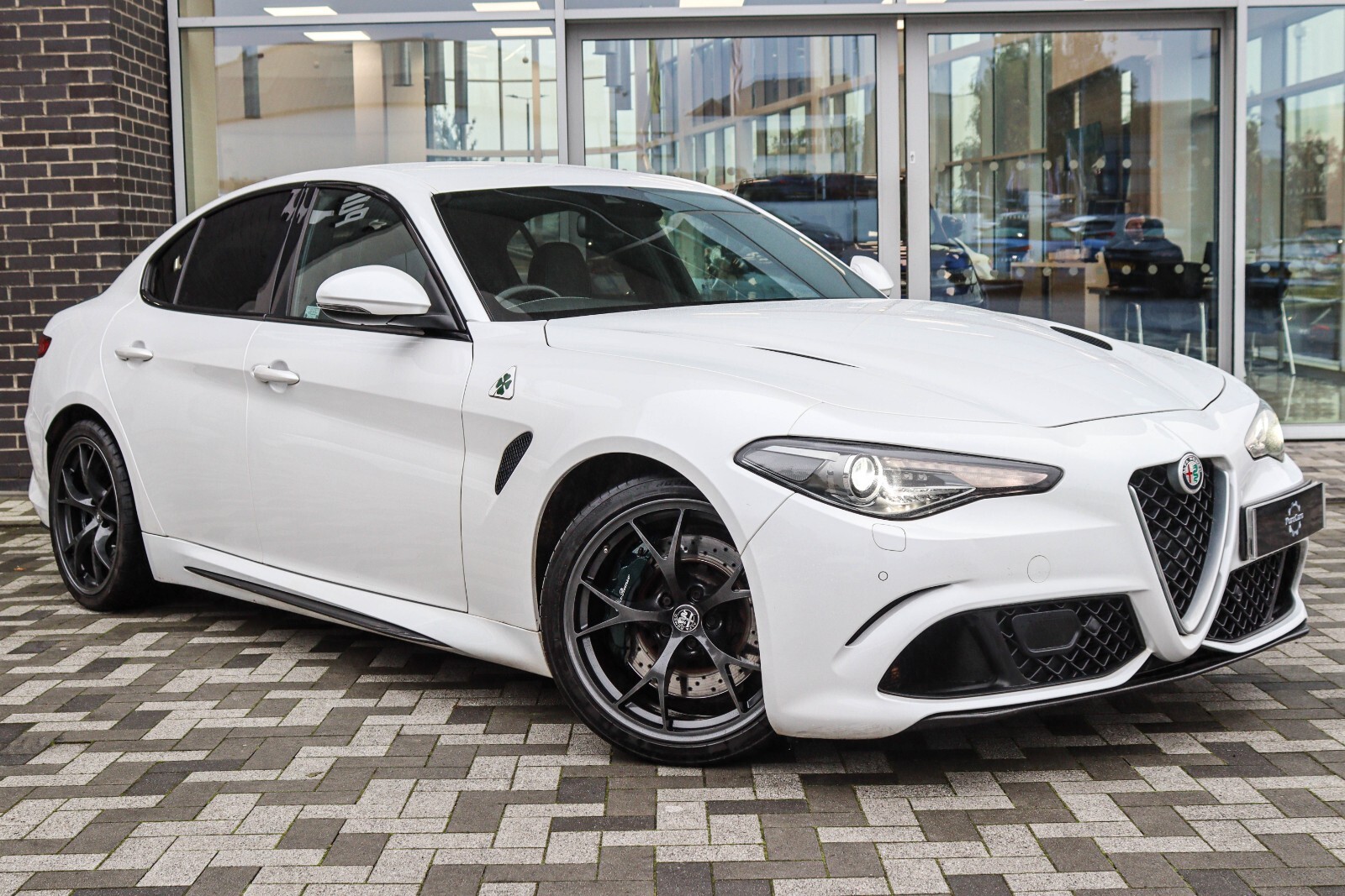 Main listing image - Alfa Romeo Giulia