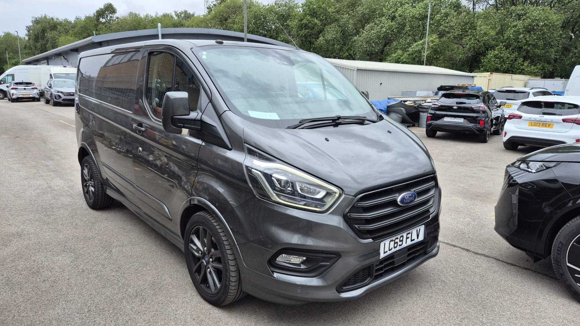 Main listing image - Ford Transit Custom
