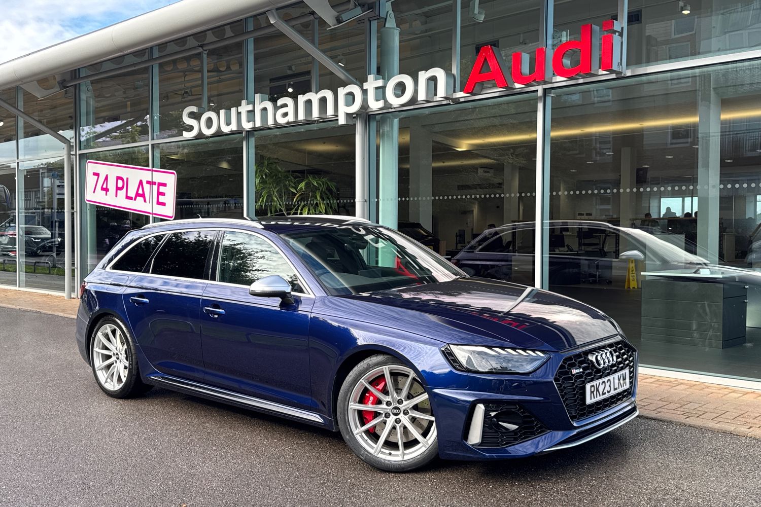 Main listing image - Audi RS4