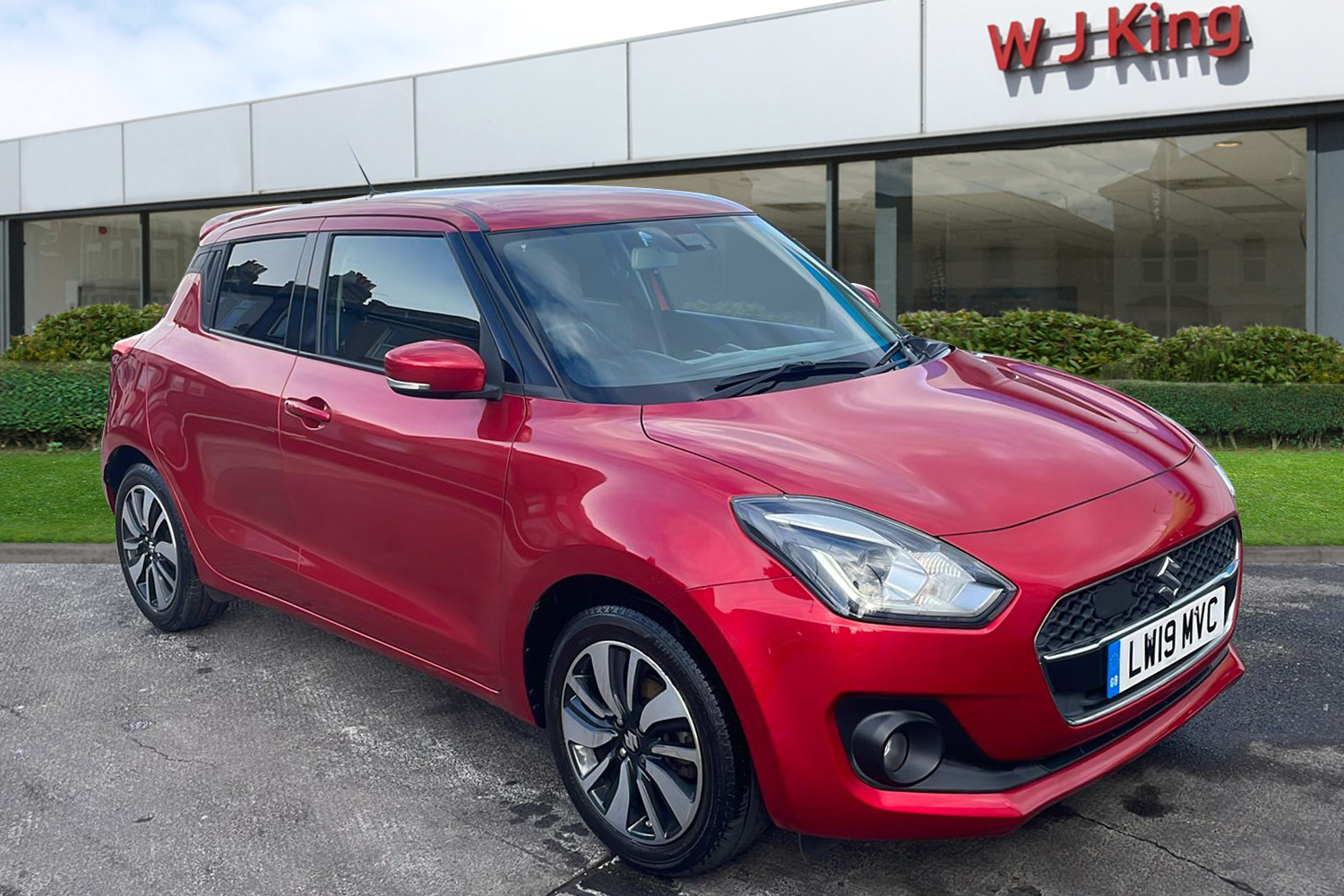 Main listing image - Suzuki Swift