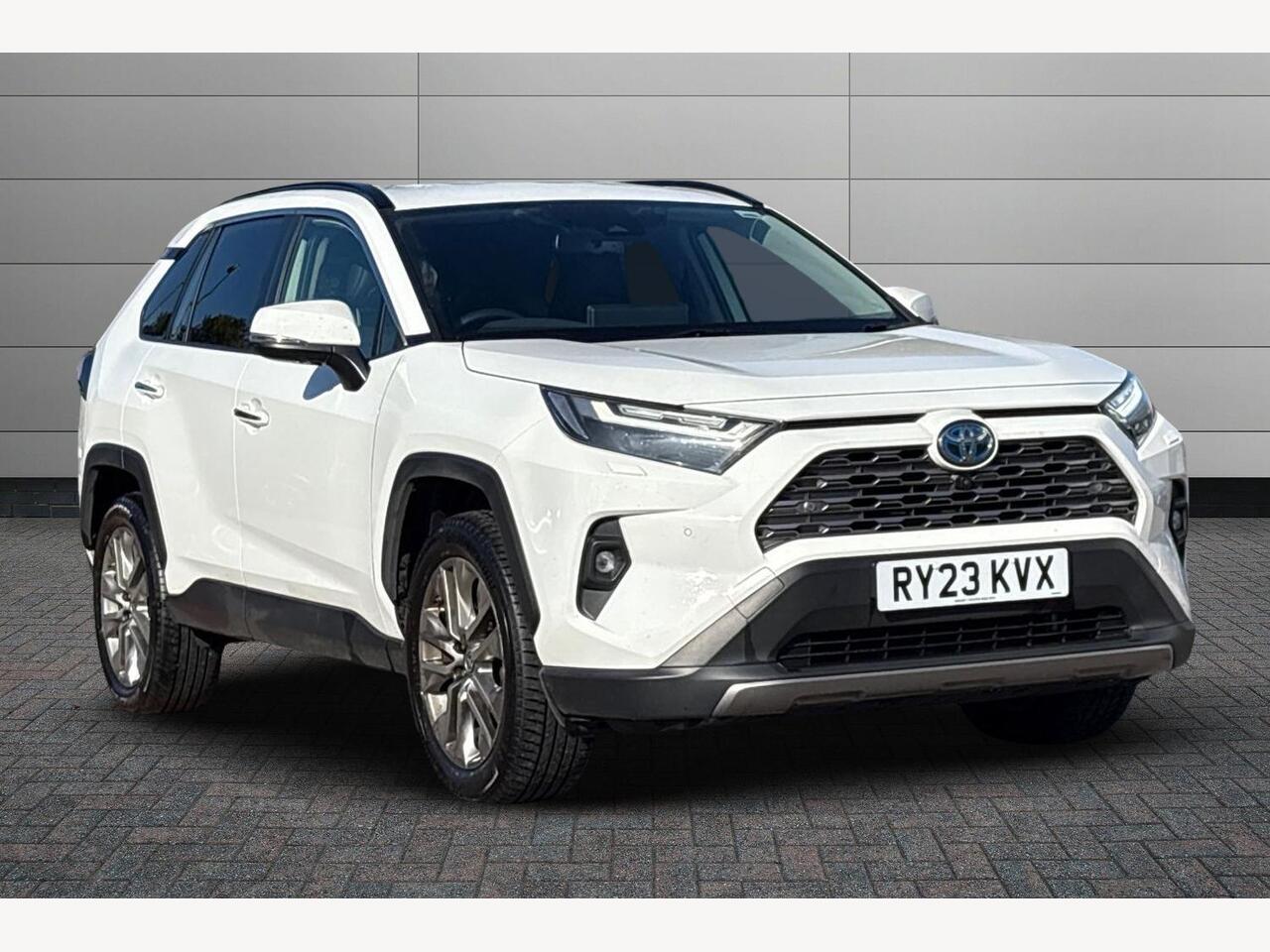 Main listing image - Toyota RAV4