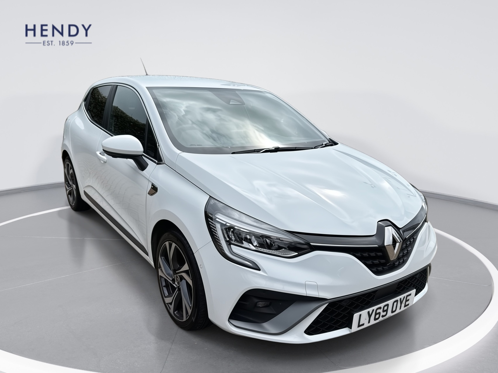 Main listing image - Renault Clio