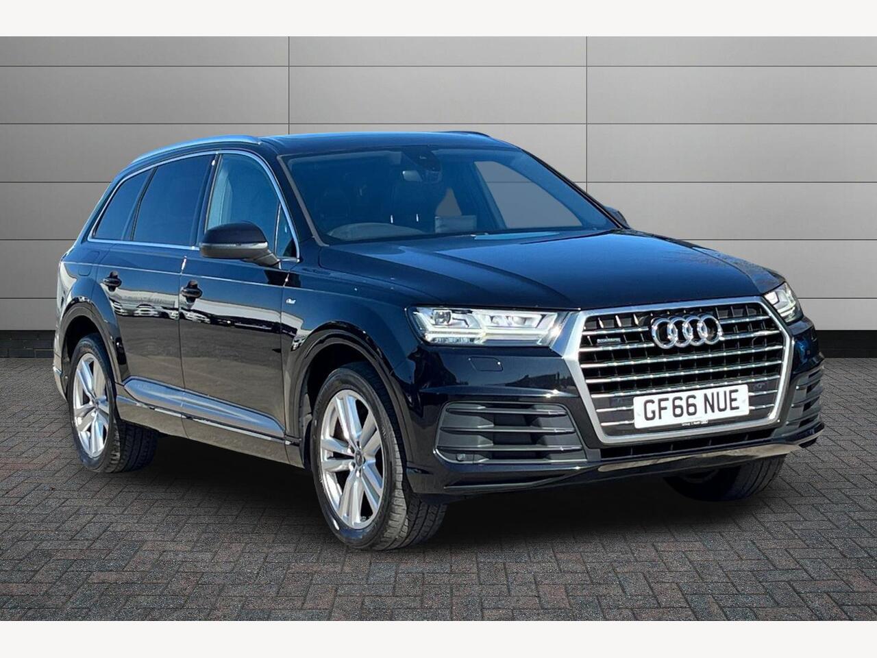 Main listing image - Audi Q7