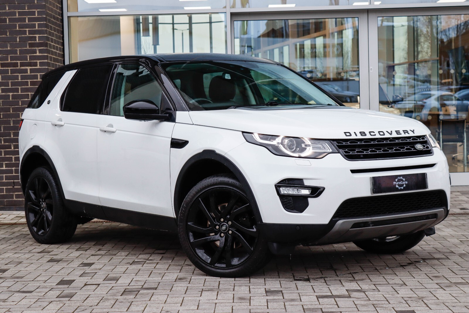 Main listing image - Land Rover Discovery Sport