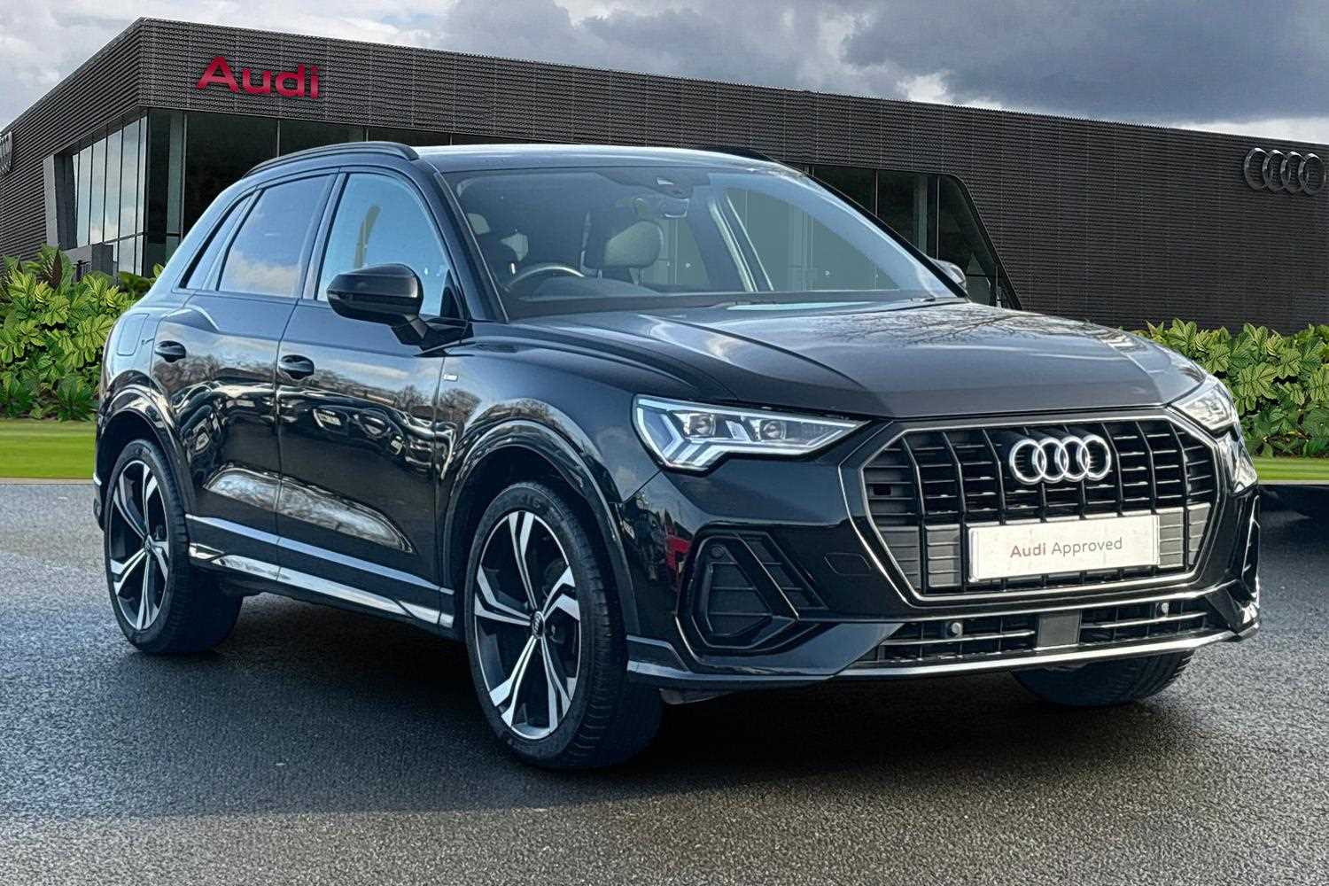 Main listing image - Audi Q3