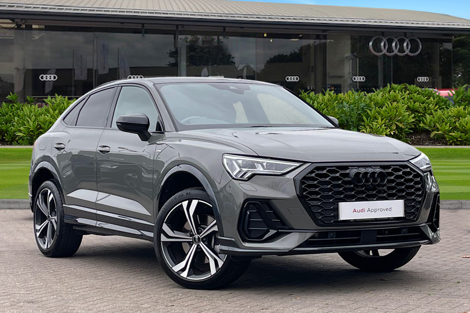 Main listing image - Audi Q3