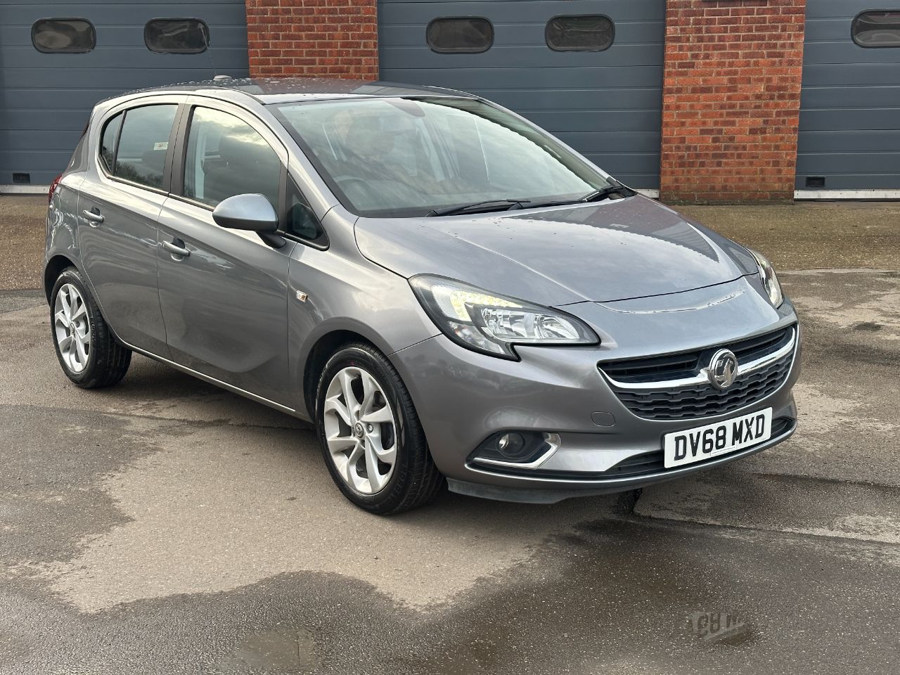 Main listing image - Vauxhall Corsa