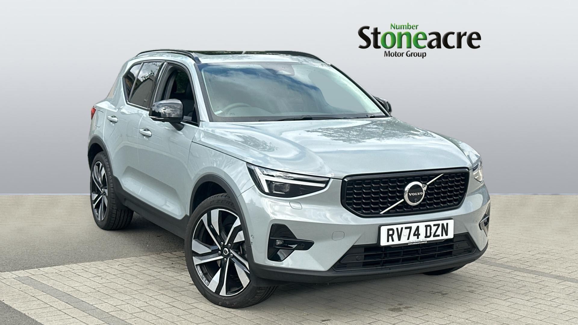 Main listing image - Volvo XC40