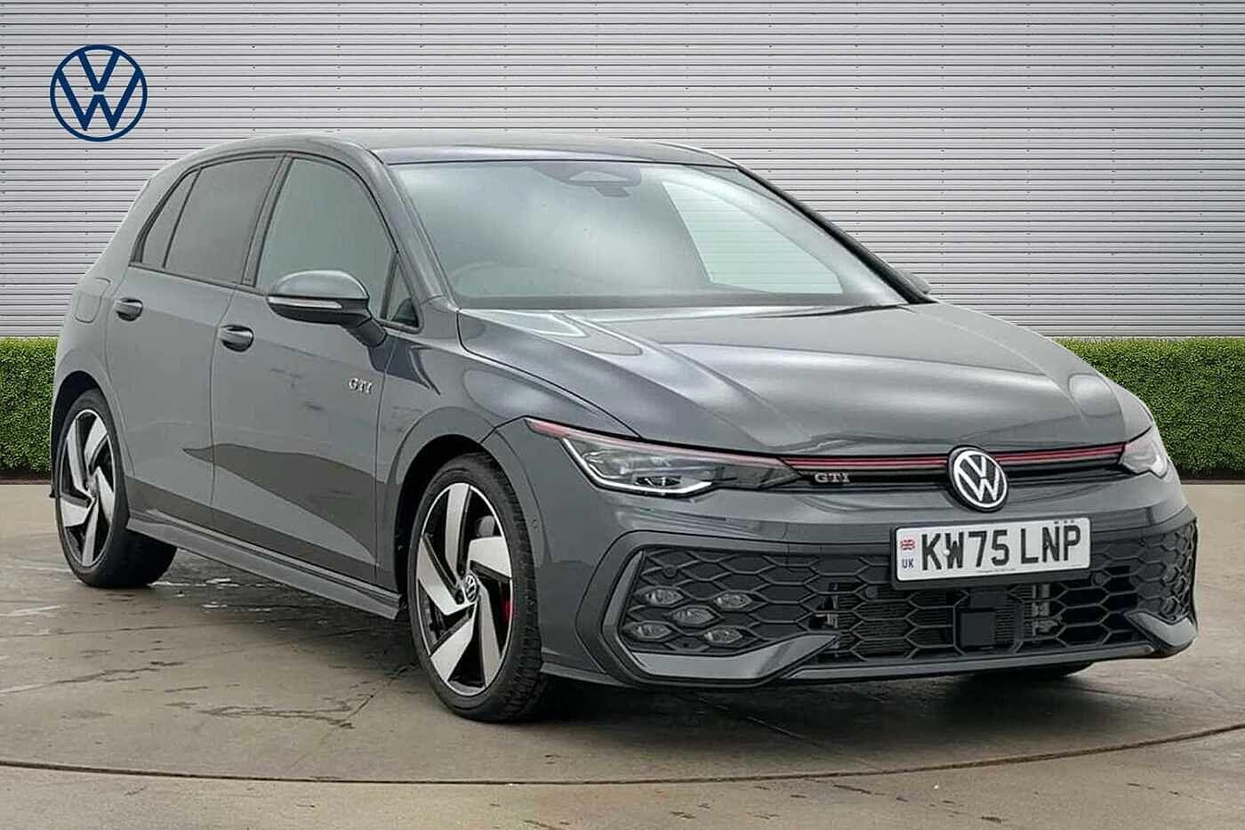 Main listing image - Volkswagen Golf