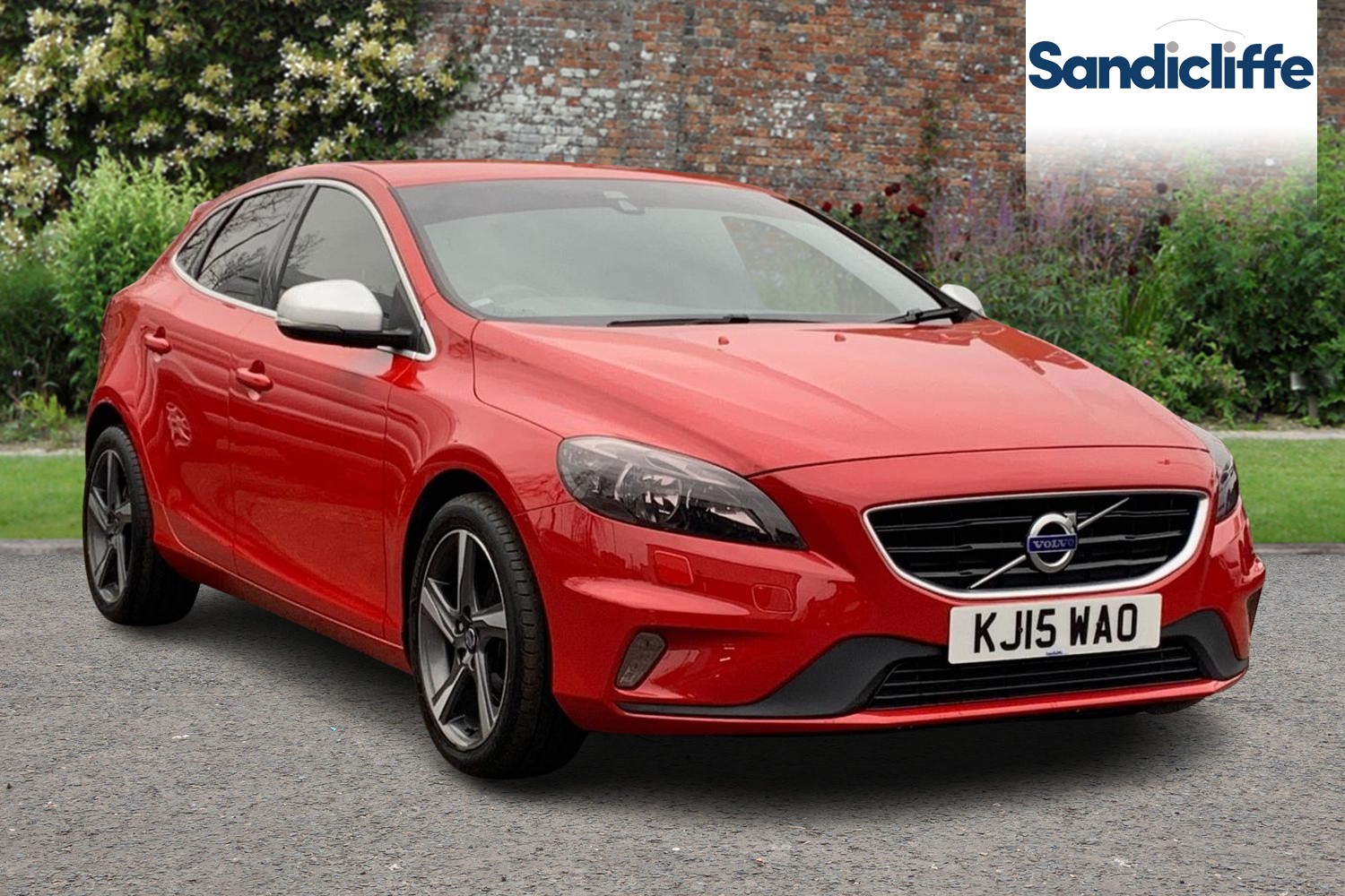 Main listing image - Volvo V40