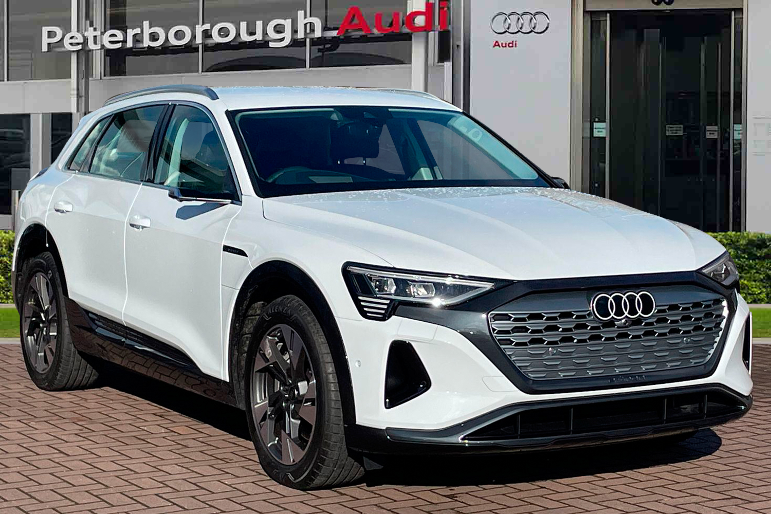 Main listing image - Audi Q8