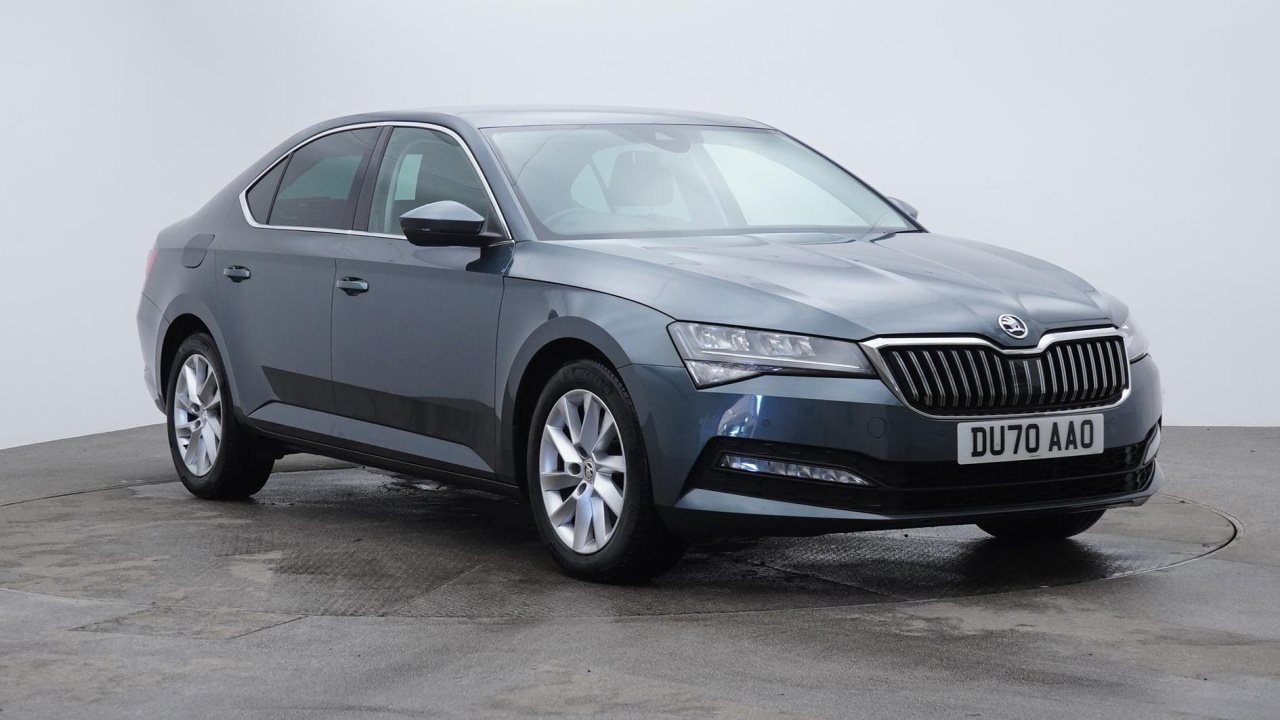 Main listing image - Skoda Superb