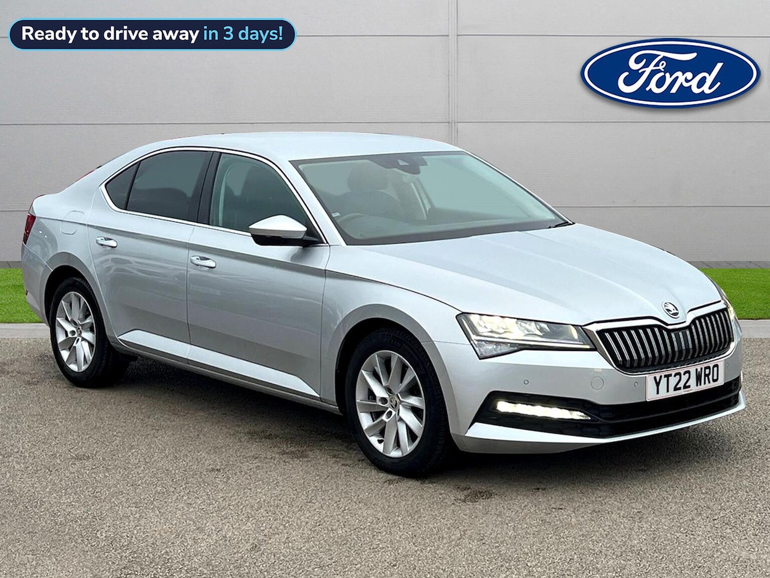 Main listing image - Skoda Superb