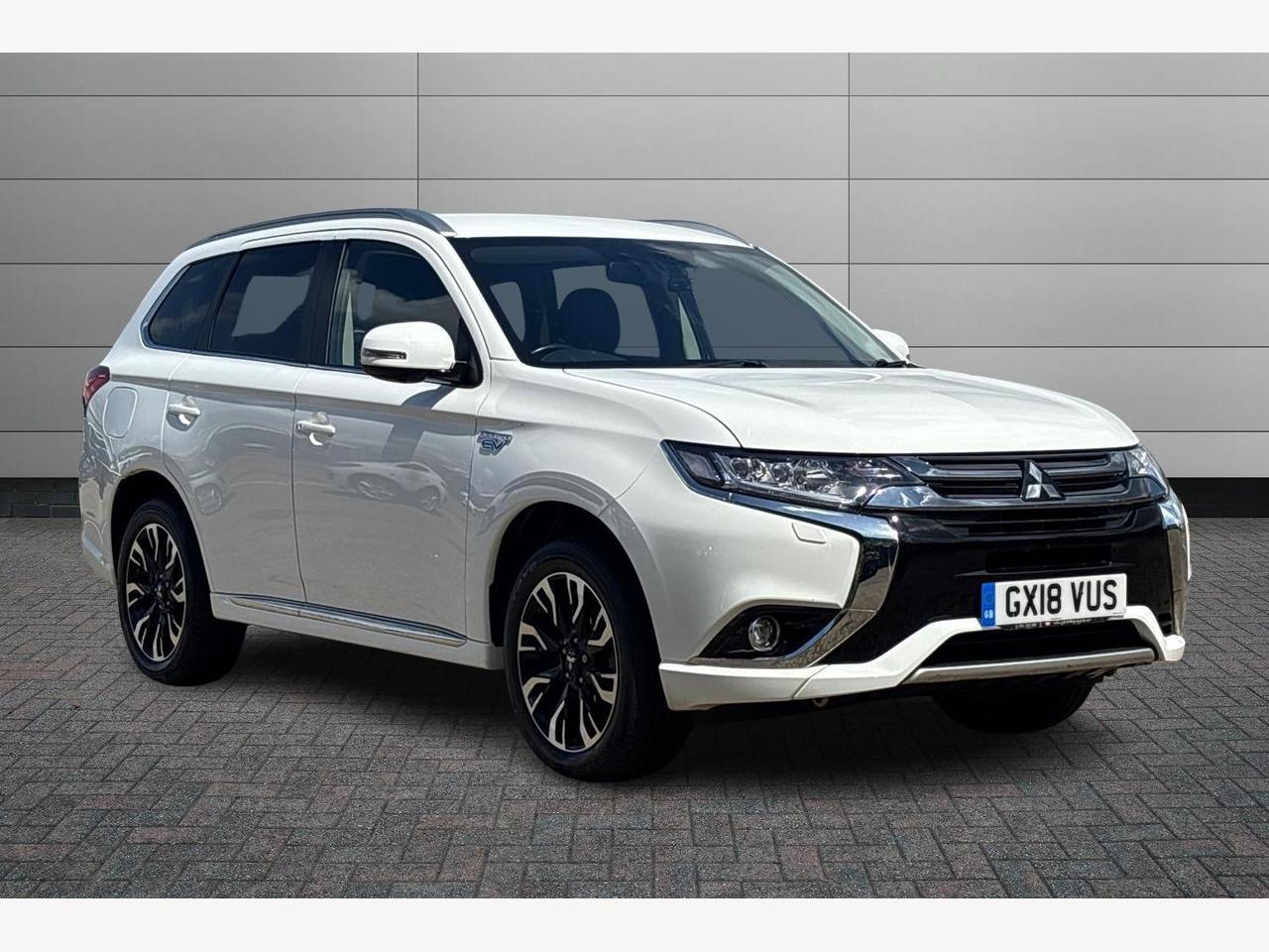 Main listing image - Mitsubishi Outlander