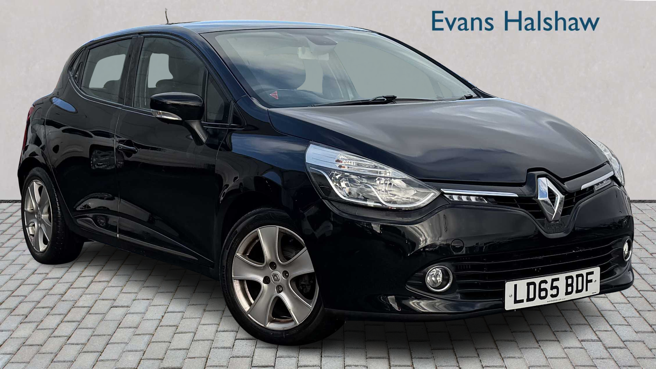 Main listing image - Renault Clio