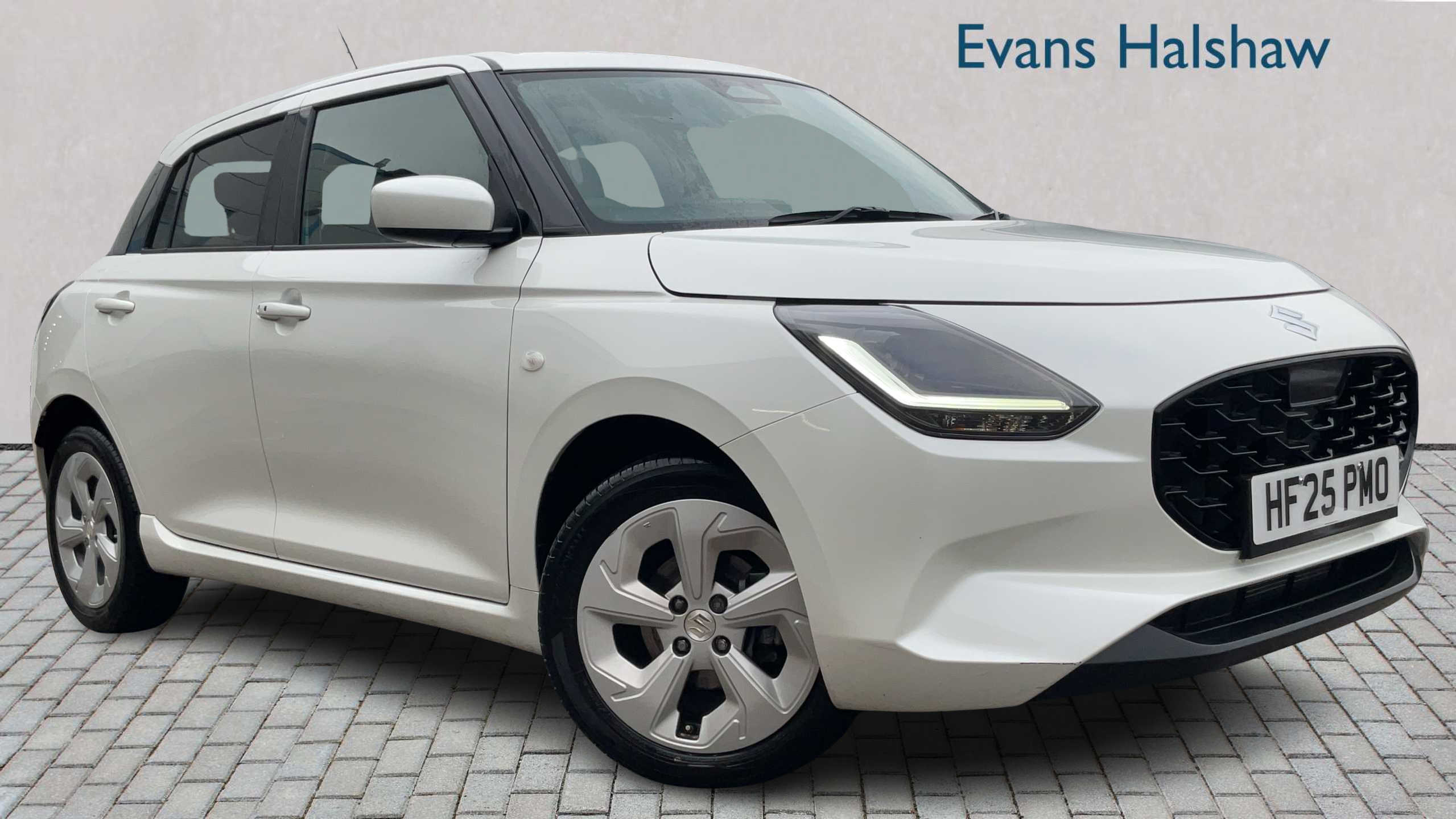 Main listing image - Suzuki Swift