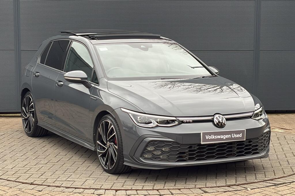 Main listing image - Volkswagen Golf