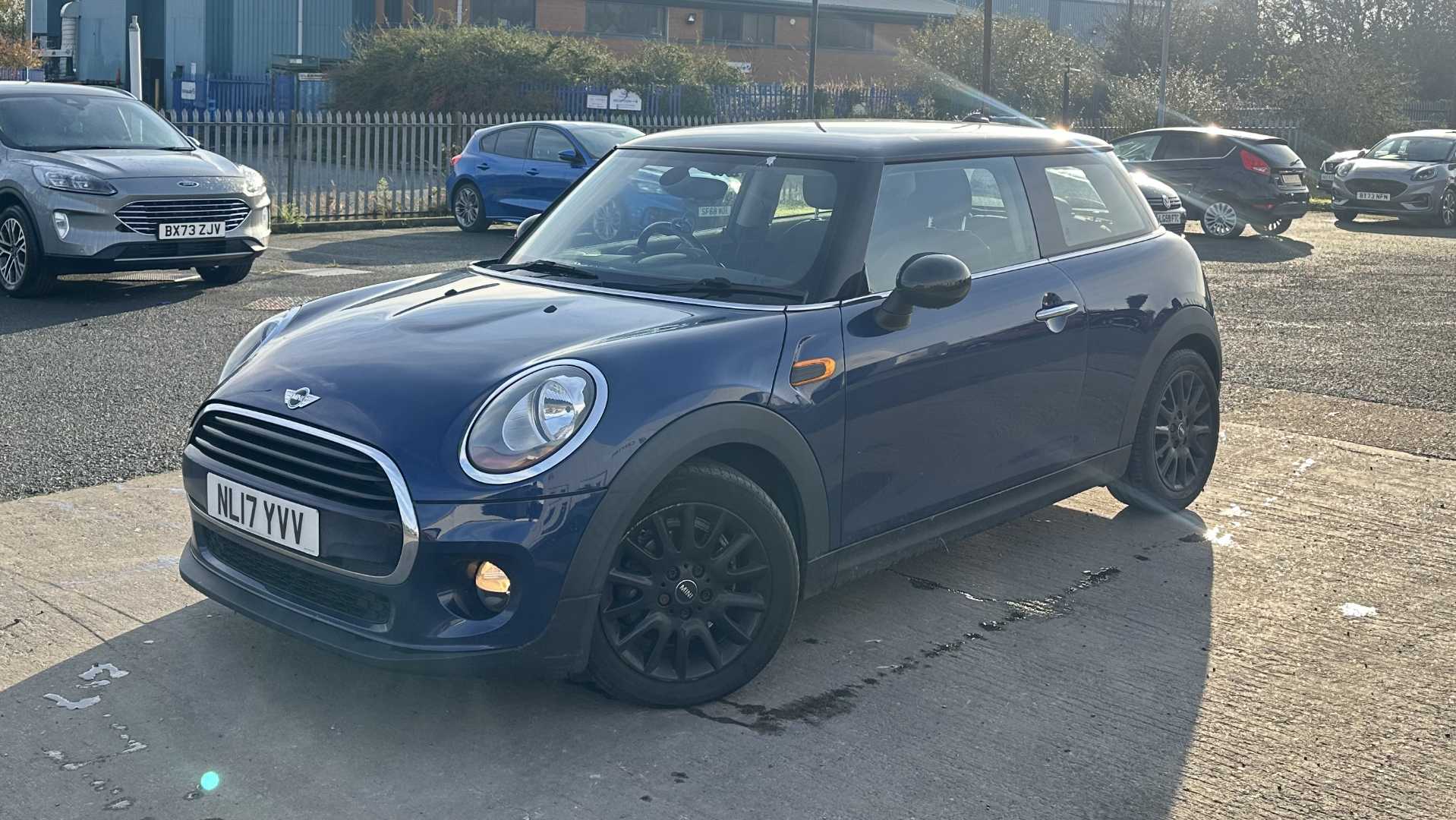 Main listing image - MINI Hatchback