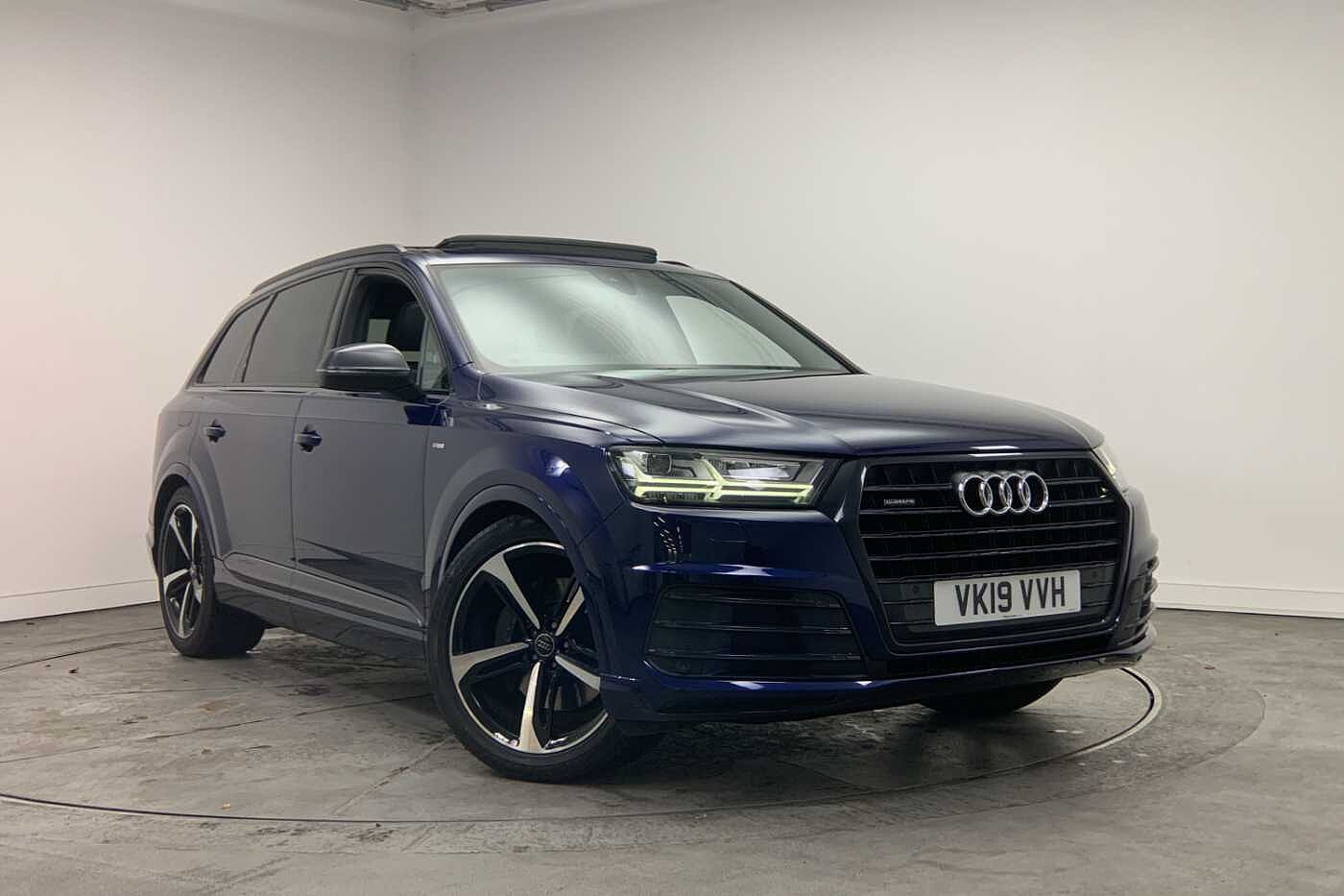 Main listing image - Audi Q7