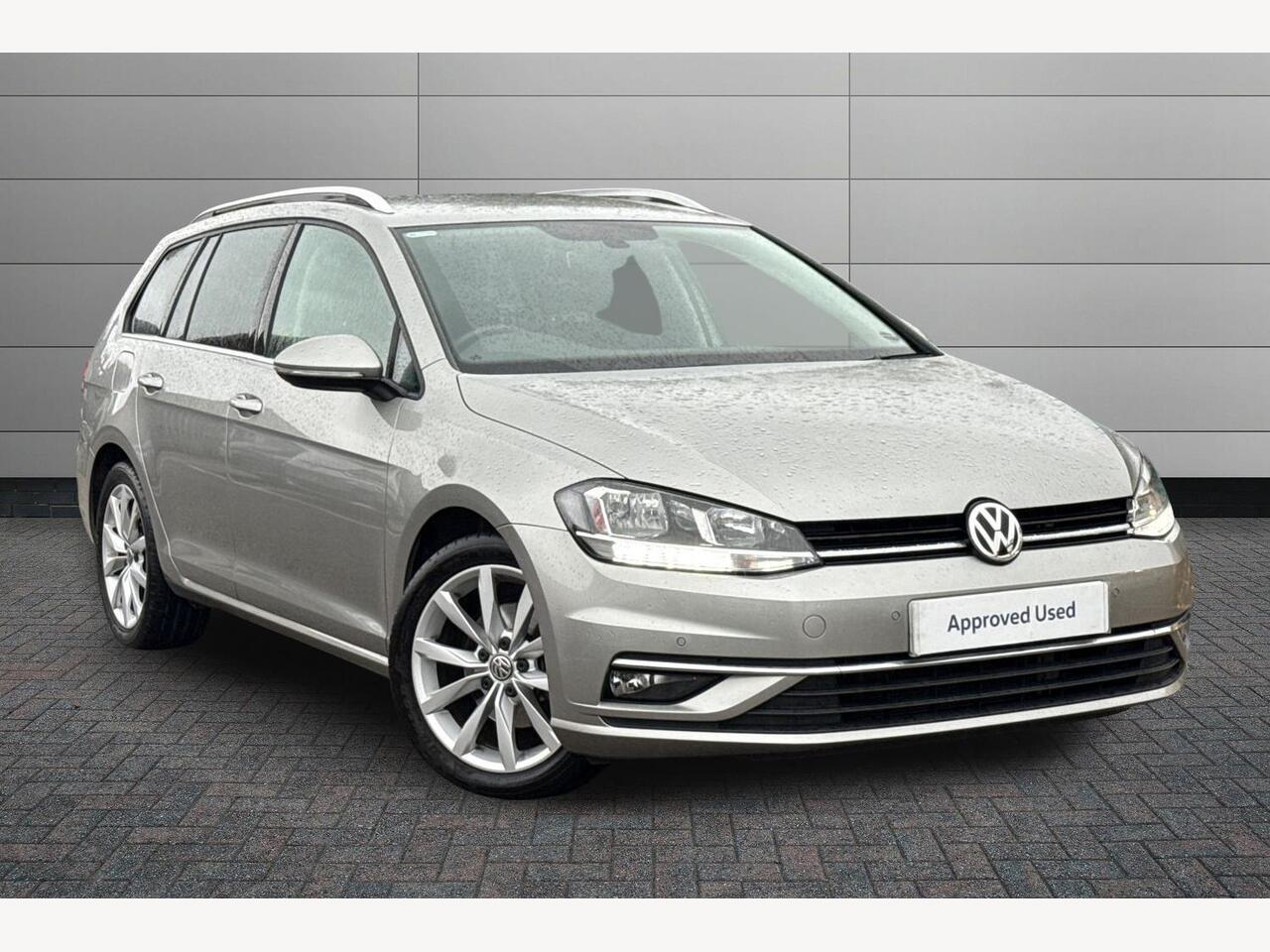 Main listing image - Volkswagen Golf Estate