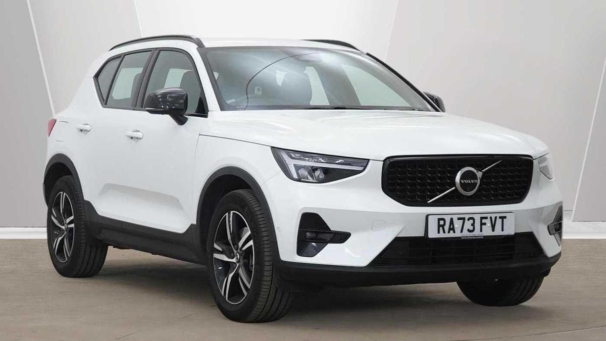 Main listing image - Volvo XC40