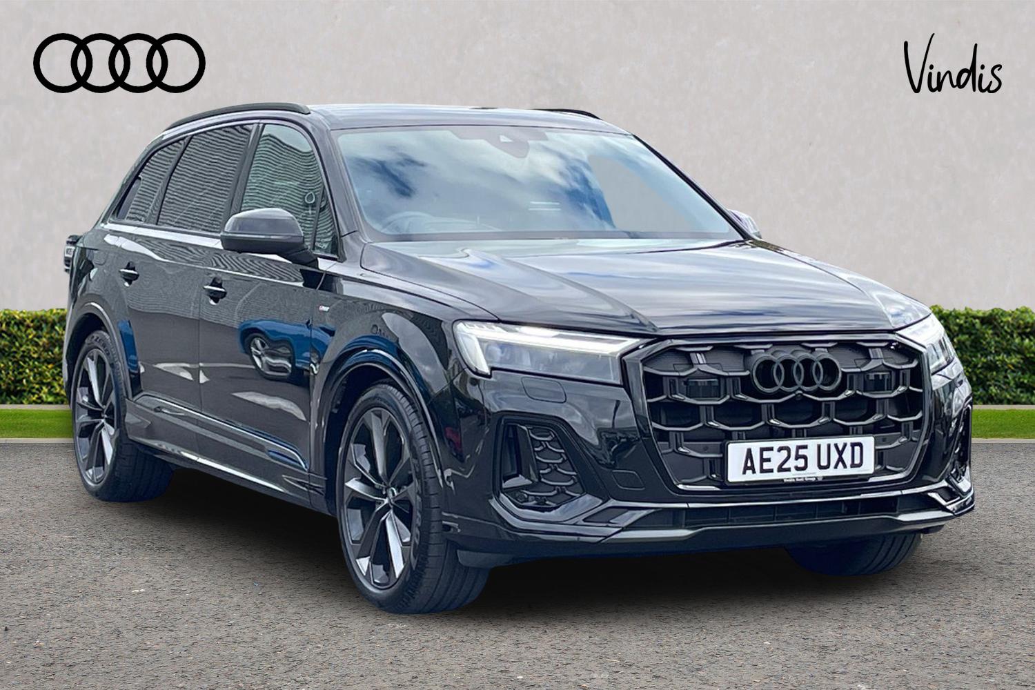 Main listing image - Audi Q7