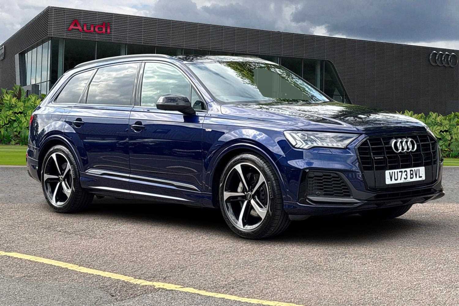 Main listing image - Audi Q7