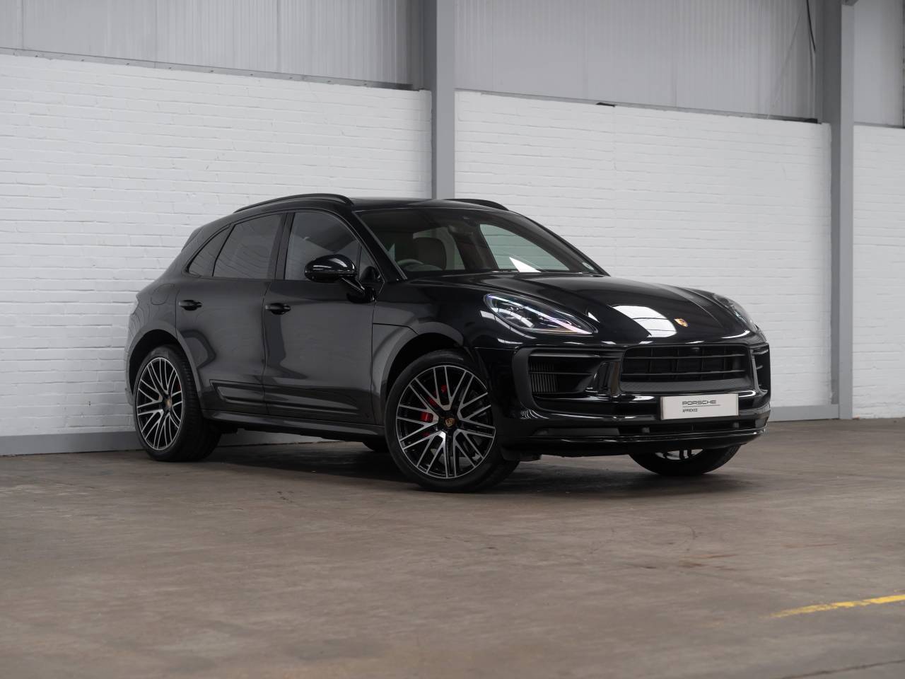 Main listing image - Porsche Macan