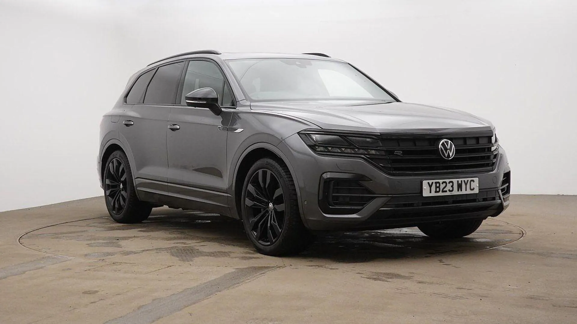 Main listing image - Volkswagen Touareg