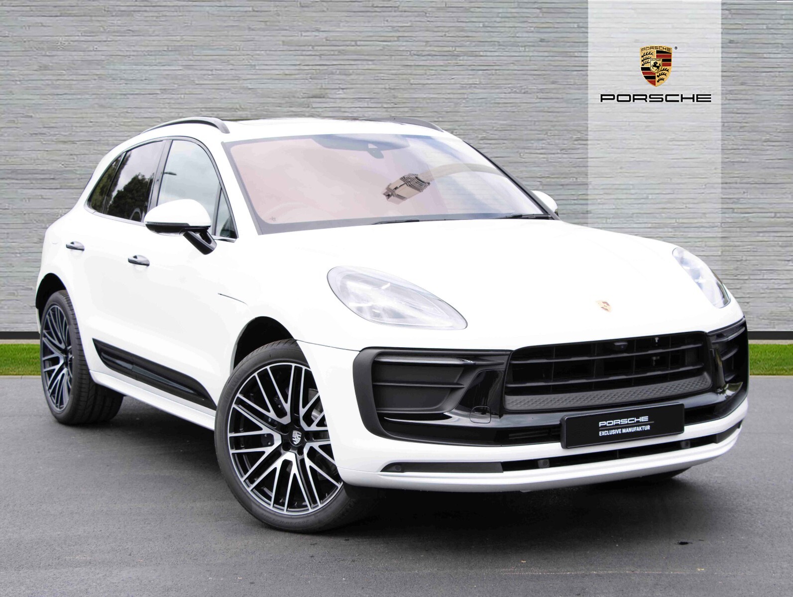 Main listing image - Porsche Macan