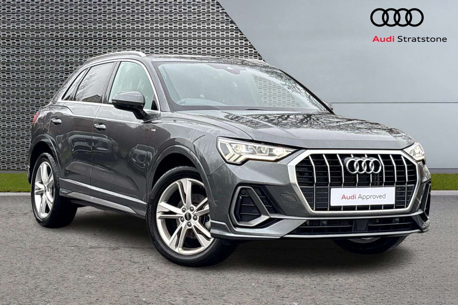 Main listing image - Audi Q3