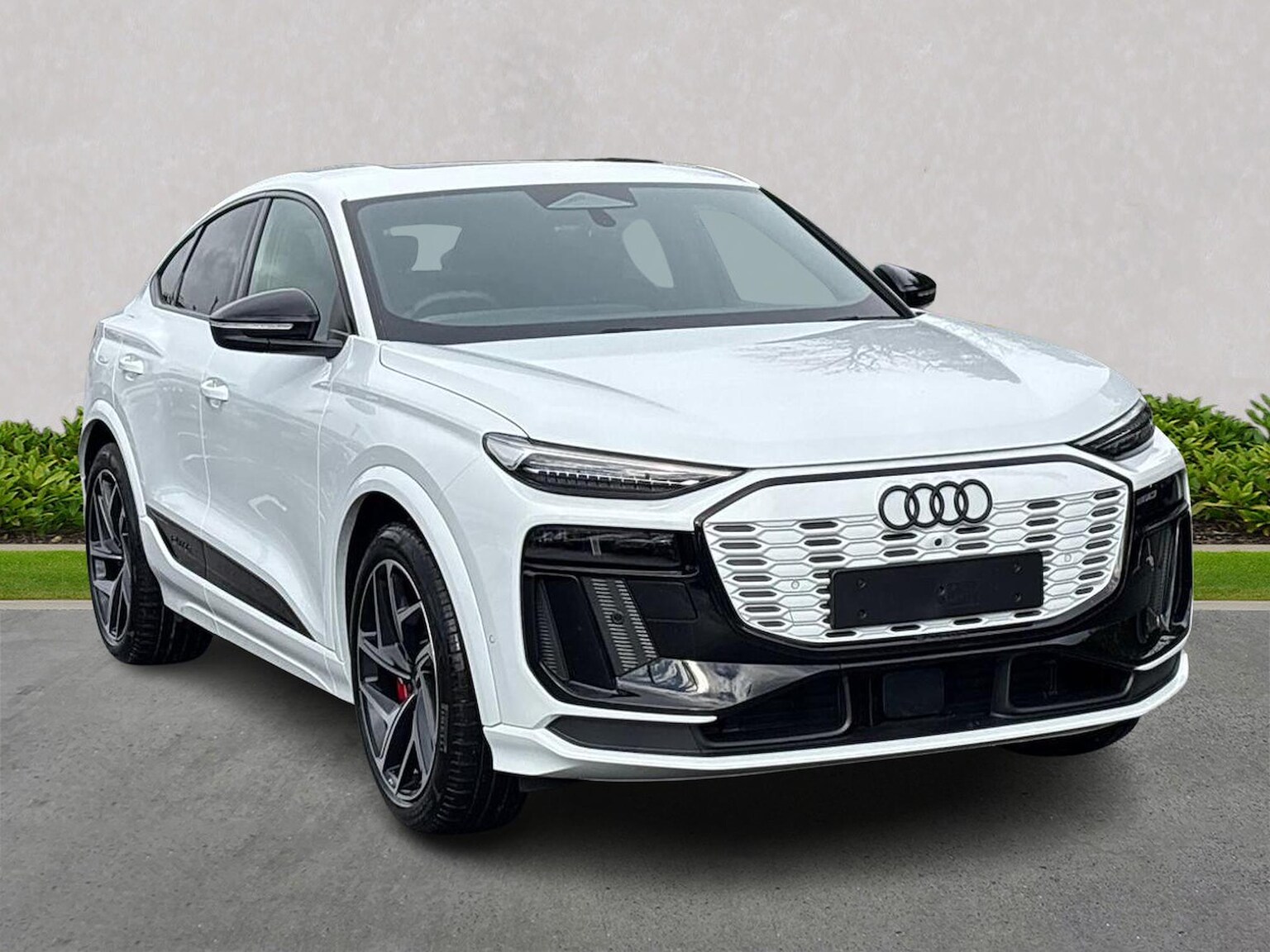 Main listing image - Audi SQ6 e-tron