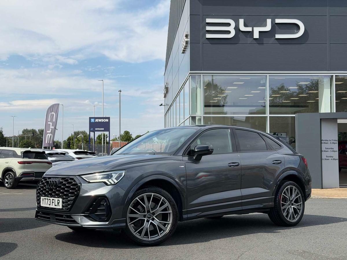Main listing image - Audi Q3