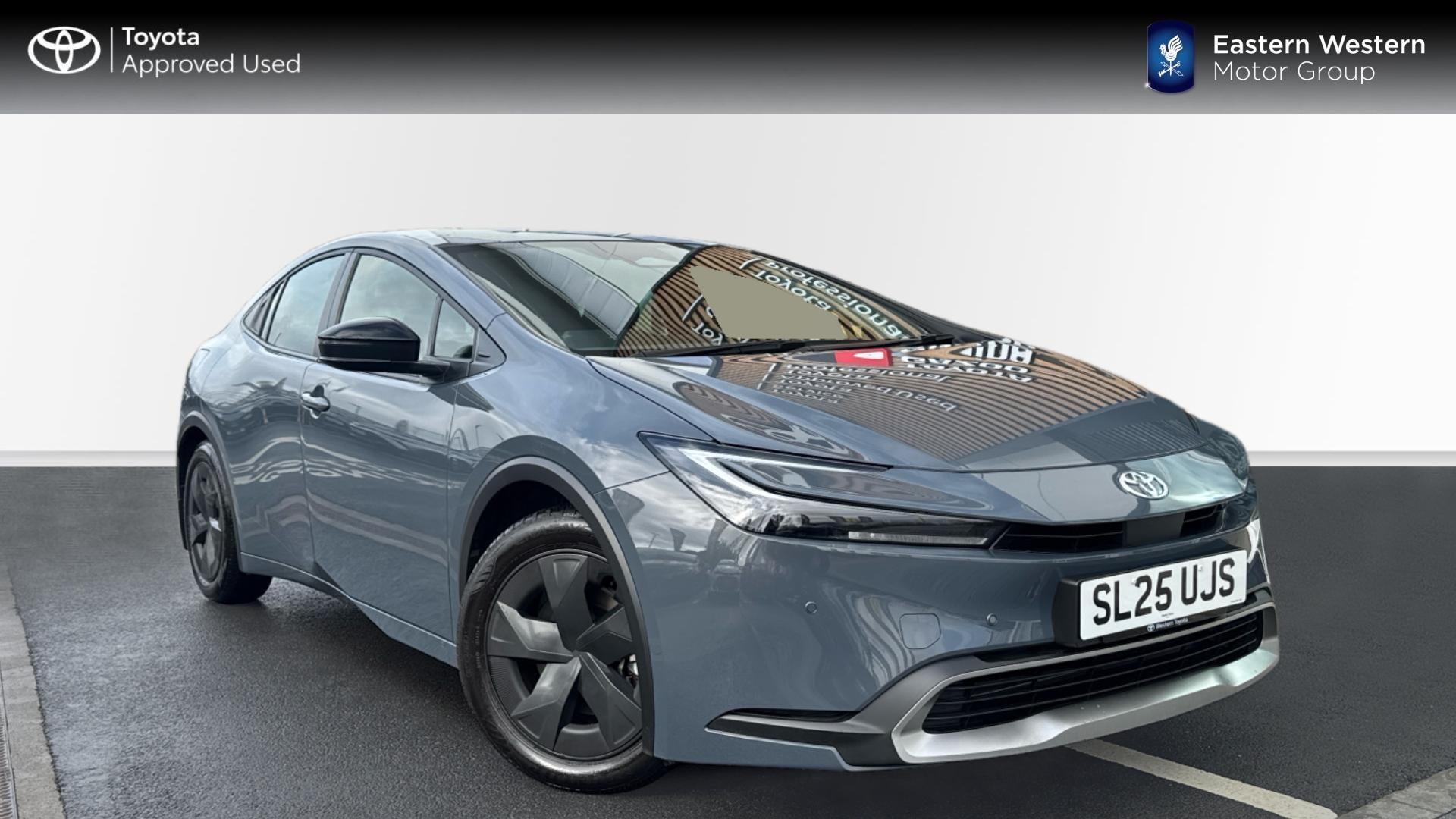 Main listing image - Toyota Prius Plug-In