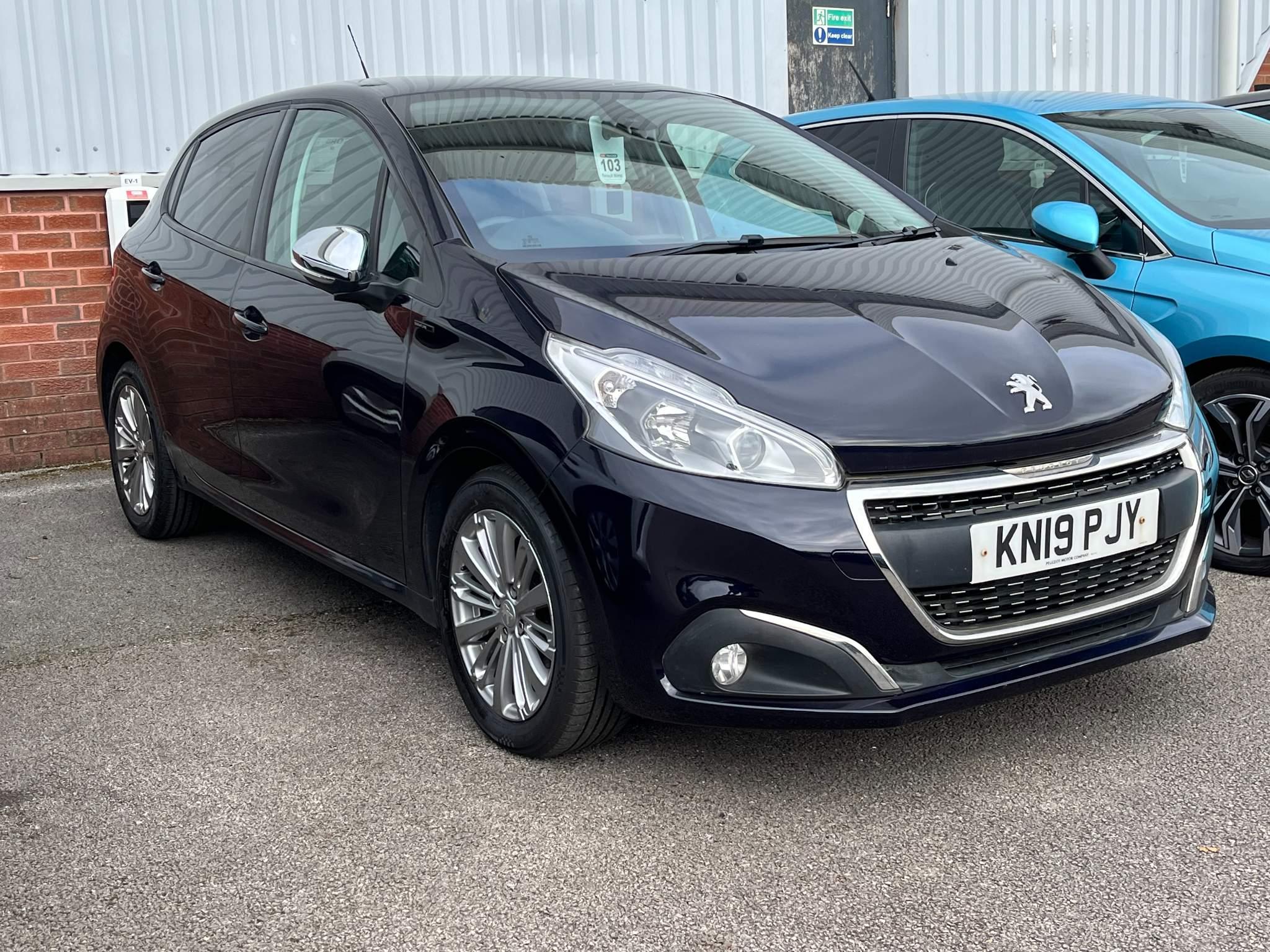 Main listing image - Peugeot 208