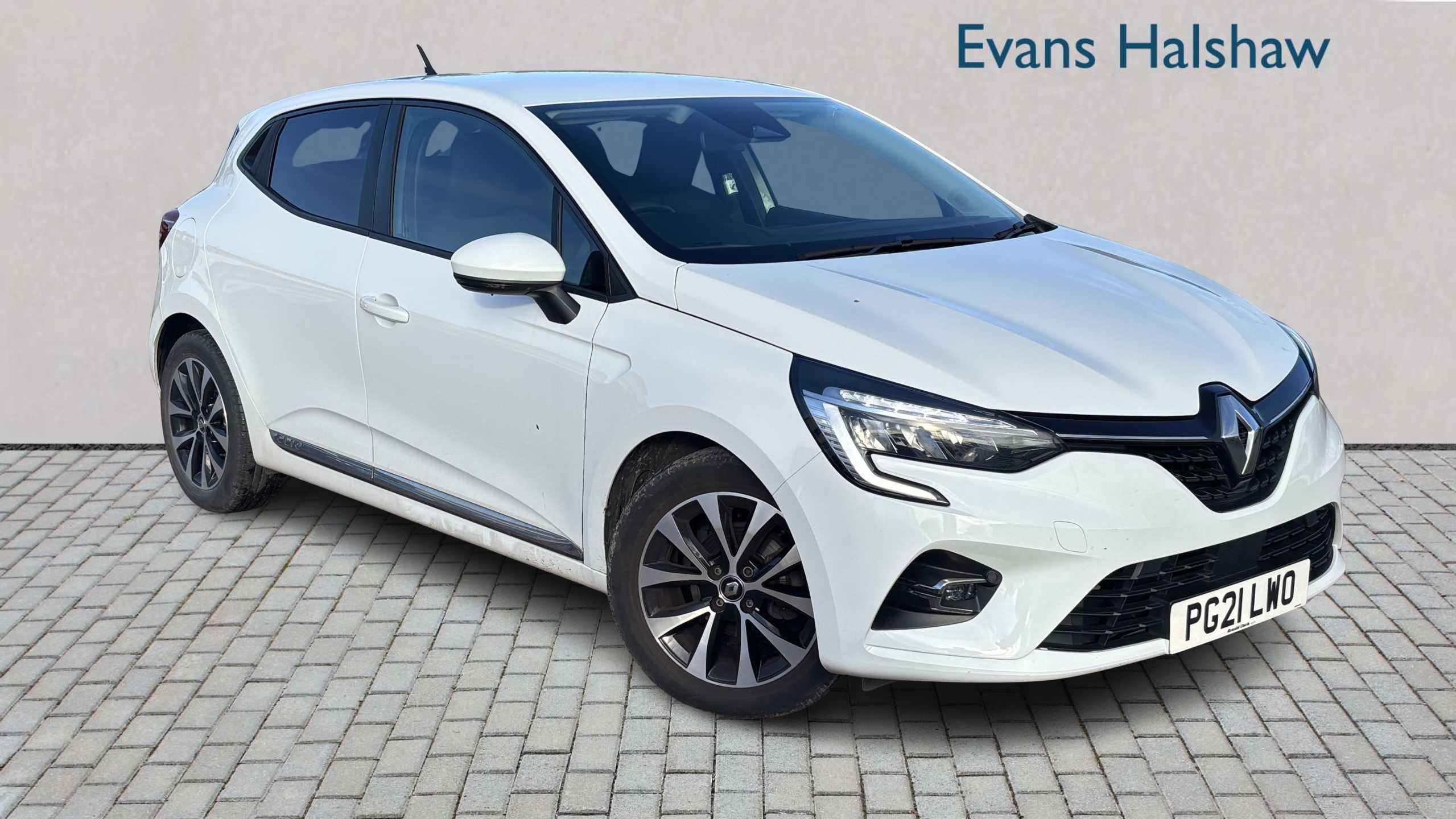 Main listing image - Renault Clio