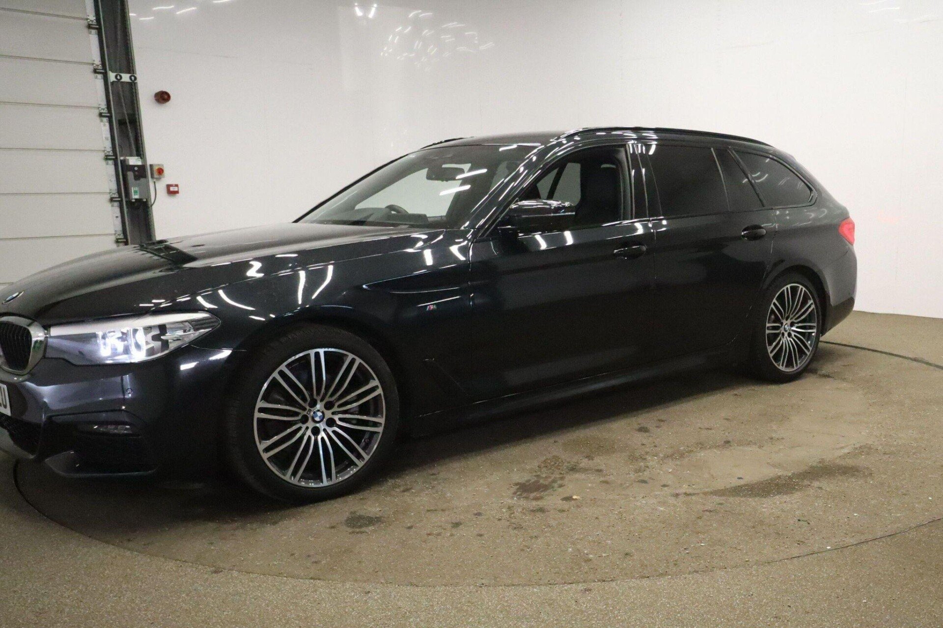 Main listing image - BMW 5 Series Touring