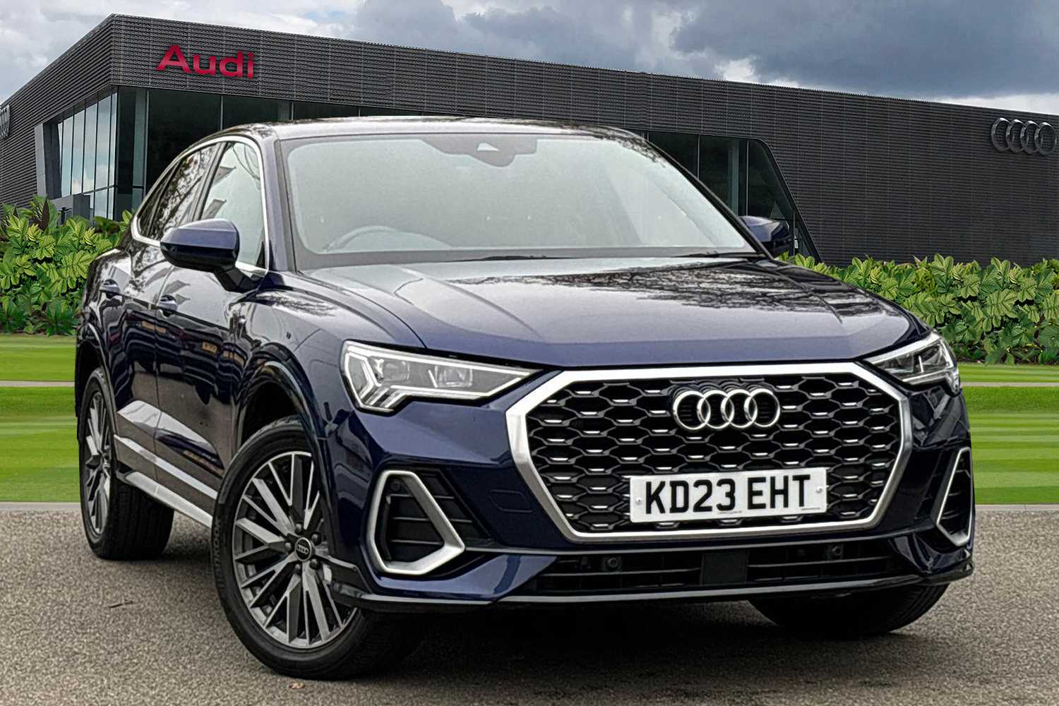 Main listing image - Audi Q3