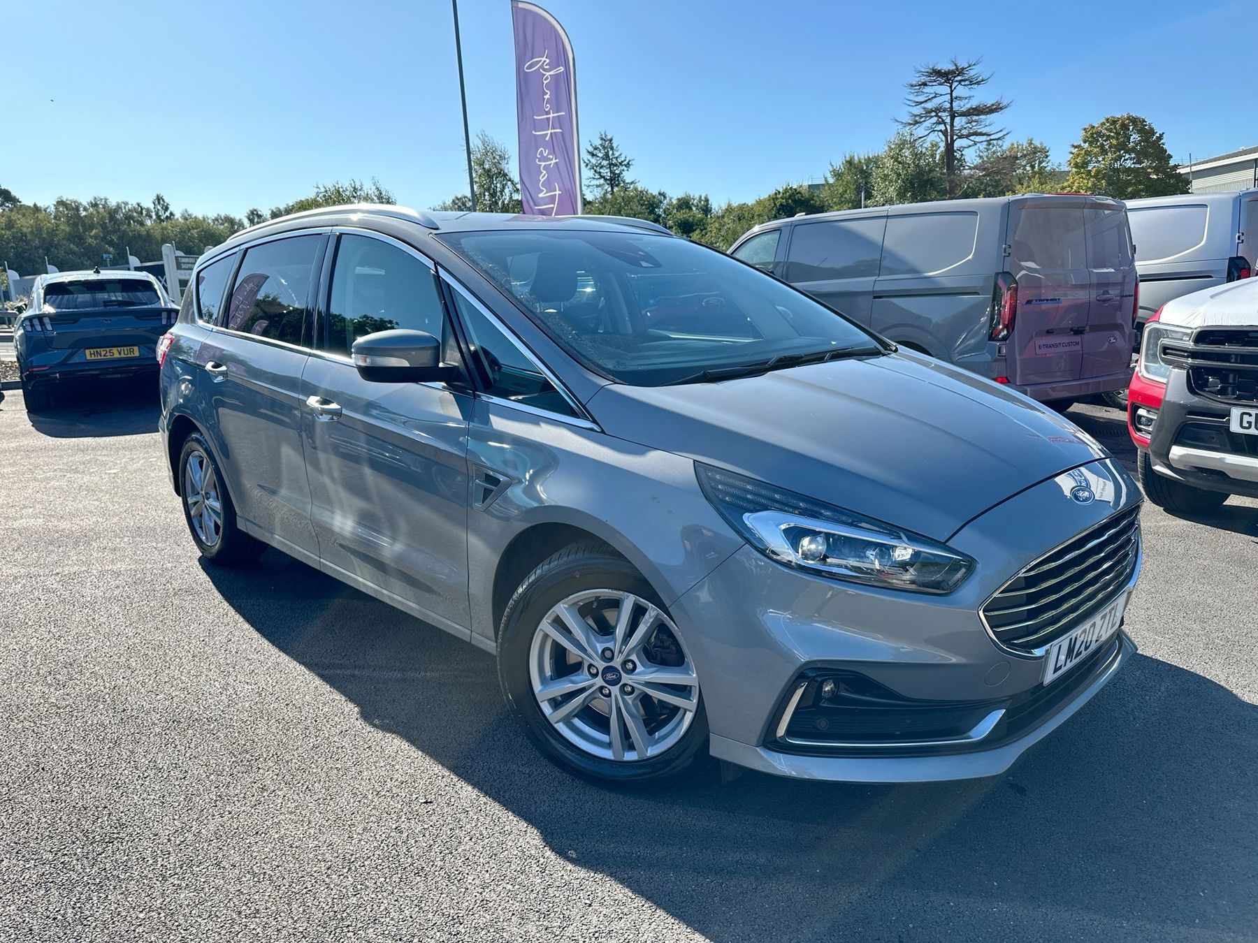 Main listing image - Ford S-MAX
