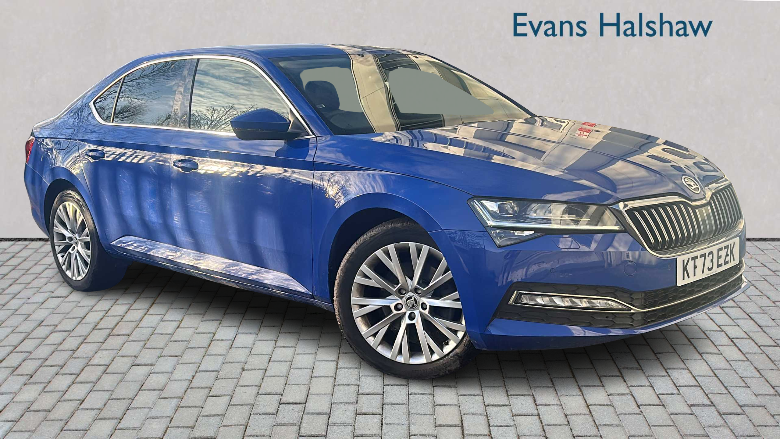 Main listing image - Skoda Superb