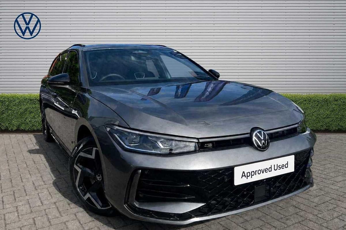 Main listing image - Volkswagen Passat
