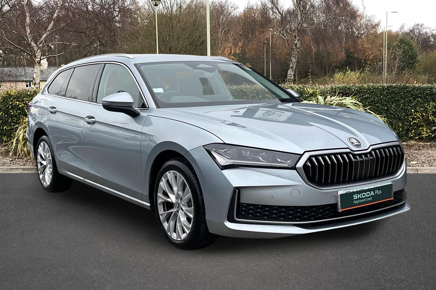 Main listing image - Skoda Superb Estate