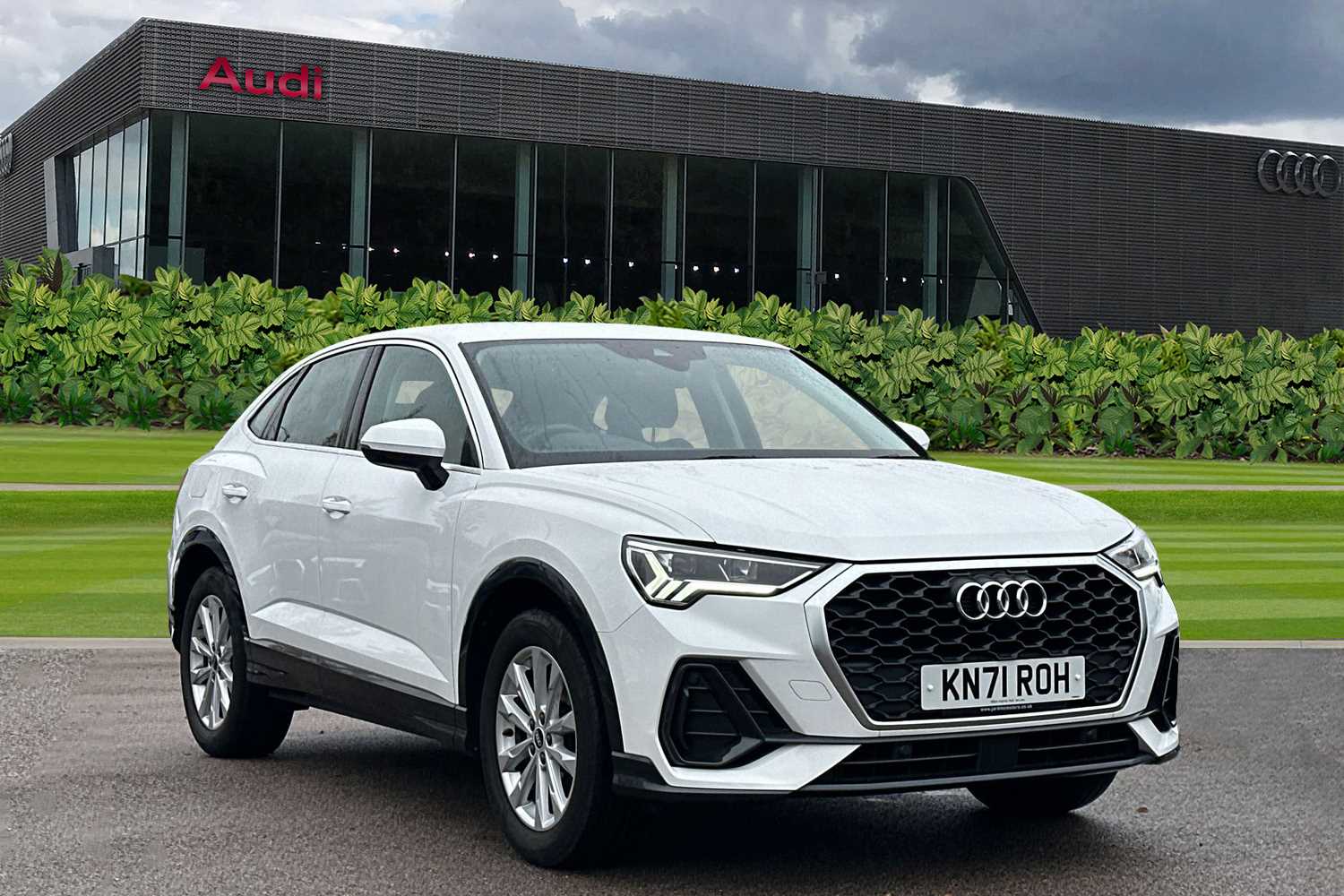 Main listing image - Audi Q3