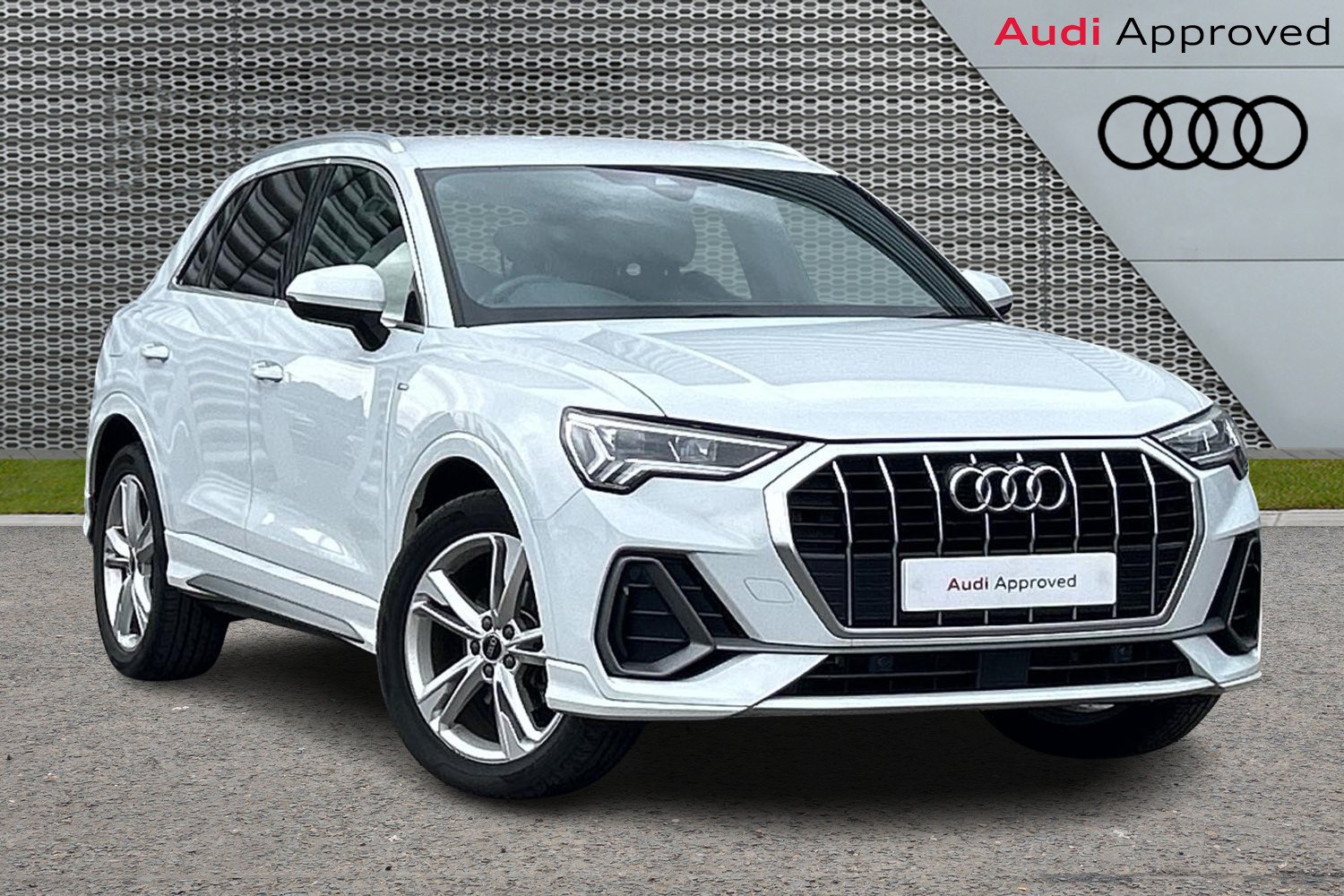 Main listing image - Audi Q3