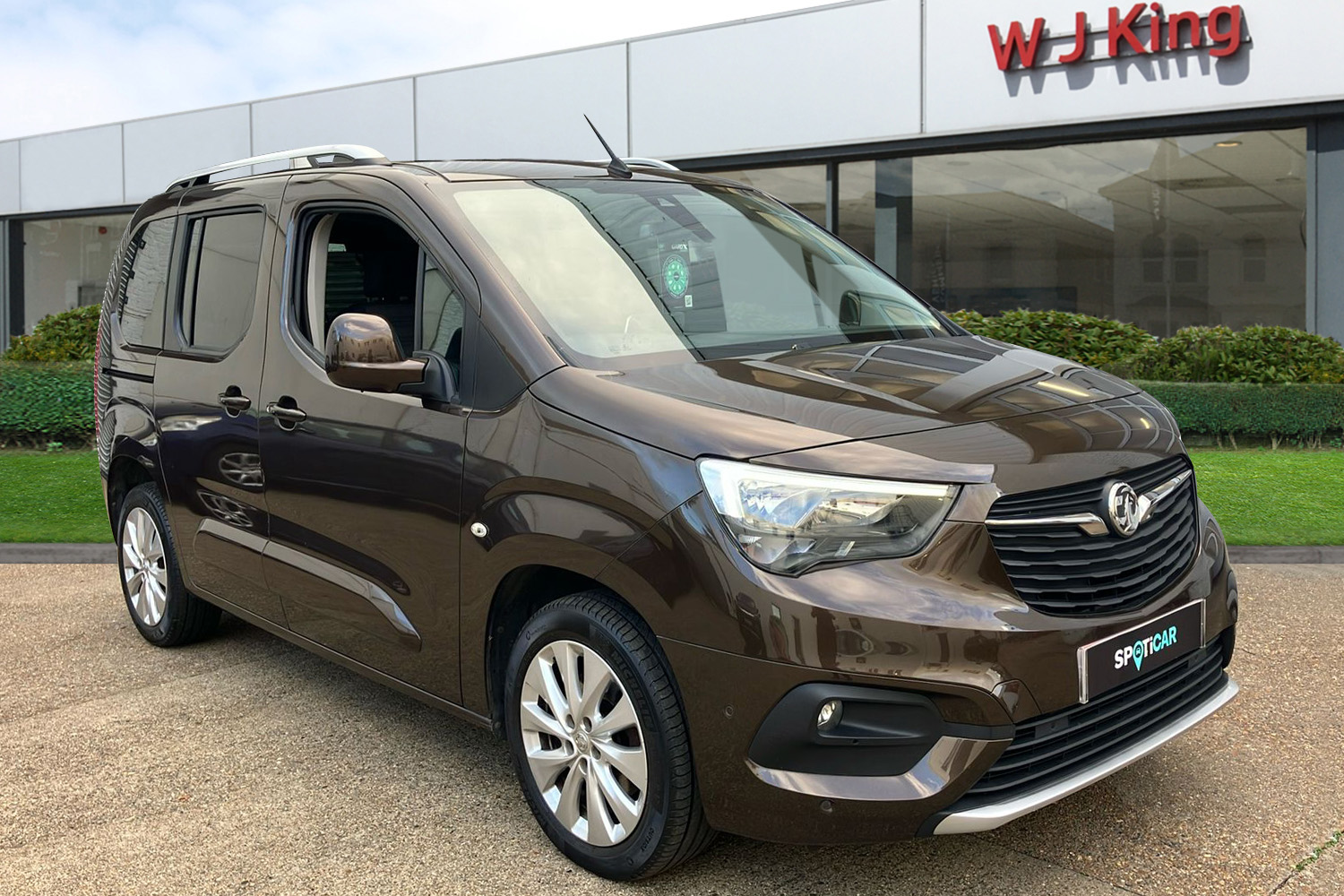 Main listing image - Vauxhall Combo Life