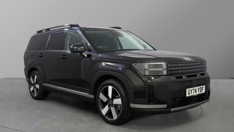 Main listing image - Hyundai Santa Fe
